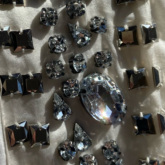 statement sleeve Bebe top. Can be worn as a dress or made into a top! - Picture 6 of 6